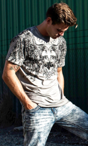 Affliction | Футболка мужская SHREDDED TALONS A22256 перед на модели