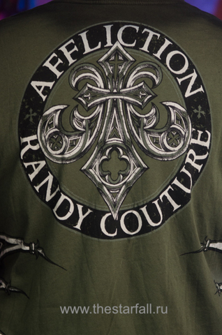 Affliction | Футболка мужская Randy Couture Warbird Green Signature Series A2257 зеленого цвета принт на спине геральдическая лилия
