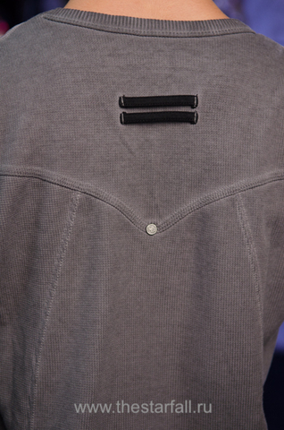 Rebel Spirit | Пуловер мужской RTH121418 дизайнерский элемент на спине